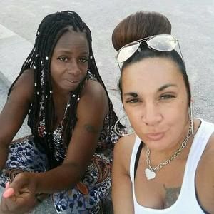 Meet your Posher, Deedee